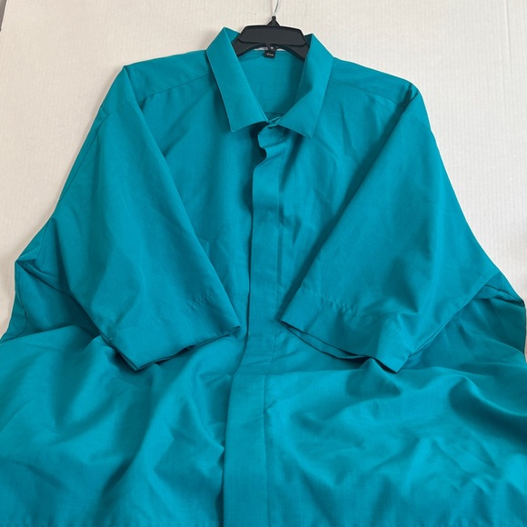 Doc & Amelia by Cintas Woman’s Button Down Shirt - Picture 1 of 6